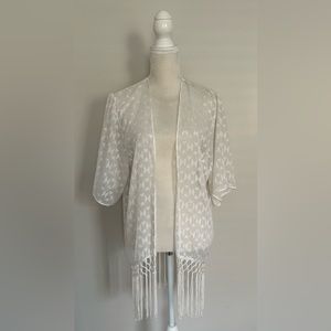 EUC Maurices White Sheer Boho Pattern Kimono Fringe Open Cover Up Robe S/M